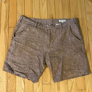 Gustin Linen Shorts 
Size 32